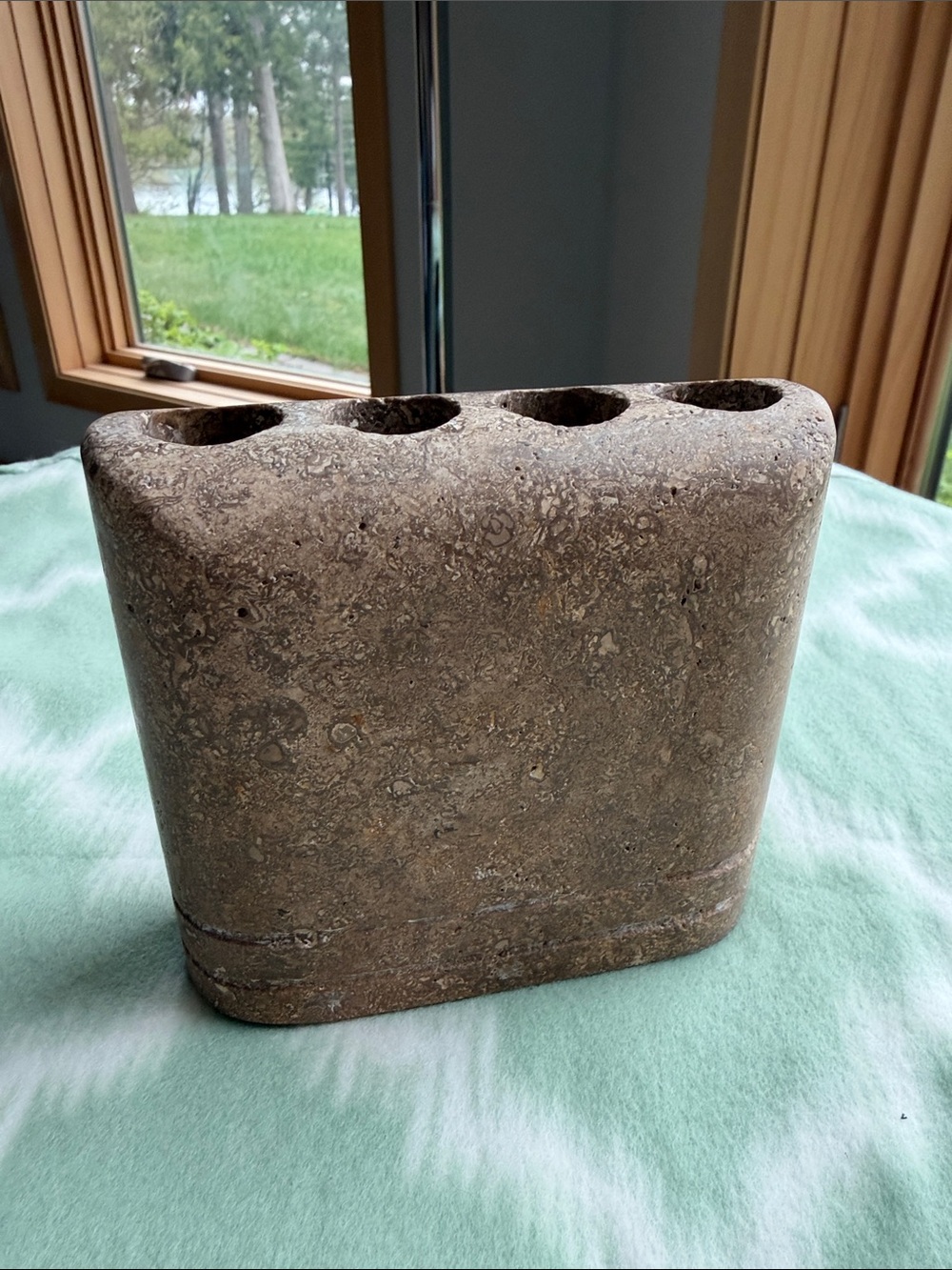 Marble Stone 4-Slot Toothbrush Holder in Weathered Brown Tan (mocha marble)